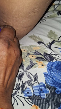 Bhabhi Get Massage in Pussy