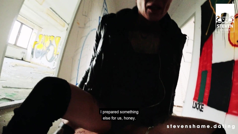 Steven Shame: Skinny MILF Vicky Hundt: Gets pounded outdoor