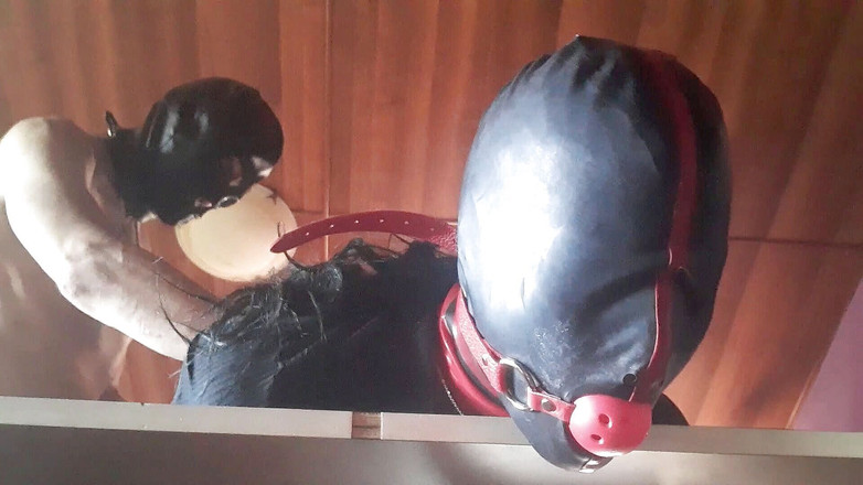 LauraOnHeels: 17 хвилин зв'язаного екстремального мінету та глибокого заглоту з масивним оральним кремпаєм