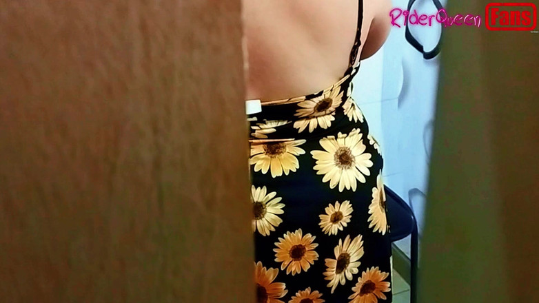 Riderqueen: Mama vitregă latino cu înregistrare de acasă, numai pentru fani cu încetinitorul.