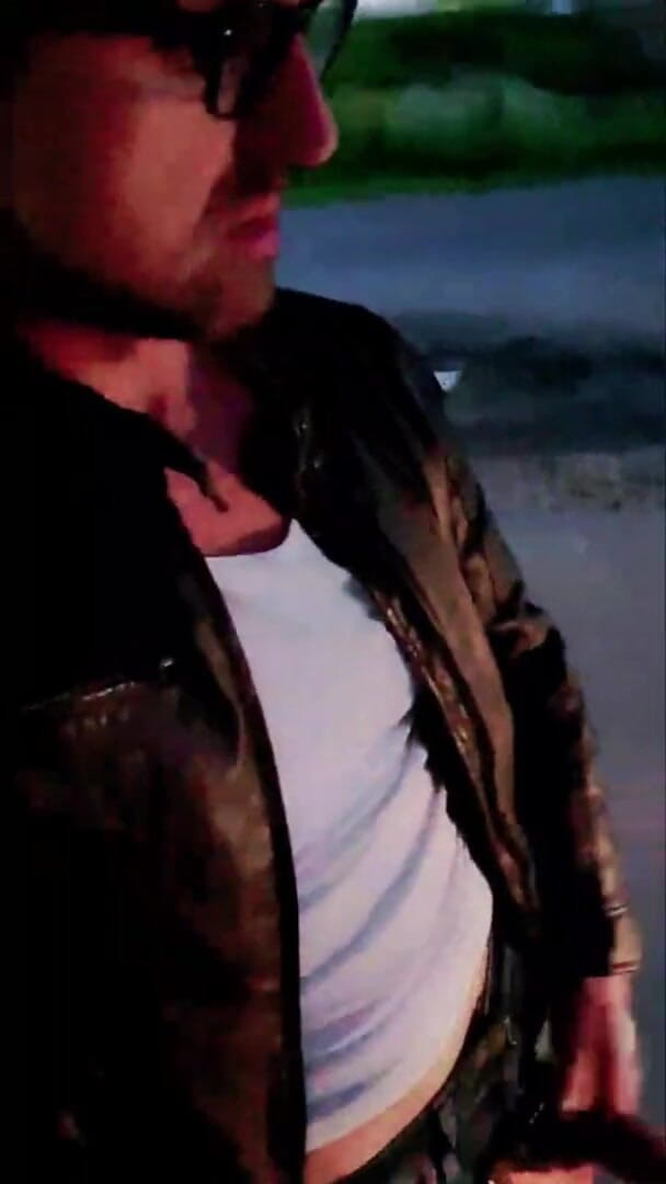 Slutboyben: Slutboyben Cam4 Meludah di hadapan Tom