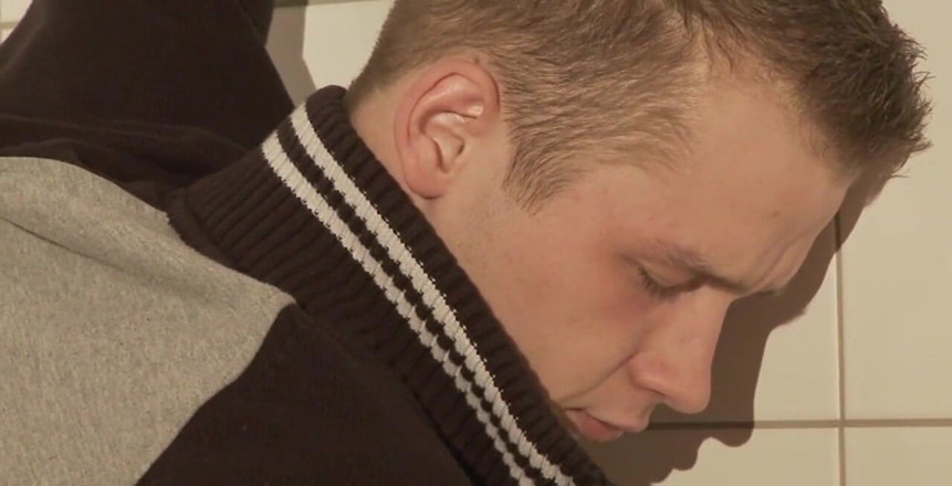 Latino Boys Studio: 2 금발의 손수일은 쉬는 후 휴식을 취합니다. 샤워 중 루카 발렌티노 이테 패트릭을 살펴보세요.