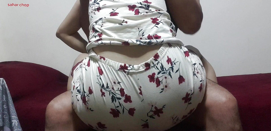 sahar good: Une voix claire regarde et règle pour la première fois...