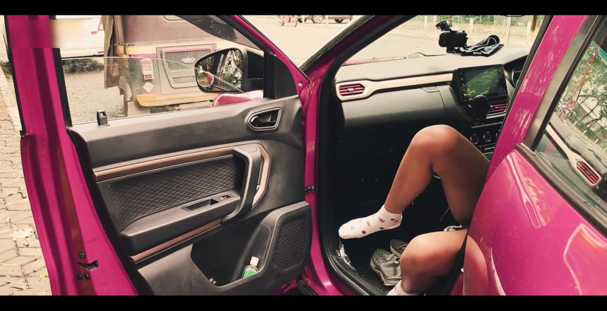 Ziya: Stranger Car Tyre Squirt, Road Side Pussy Finger and Squirt...