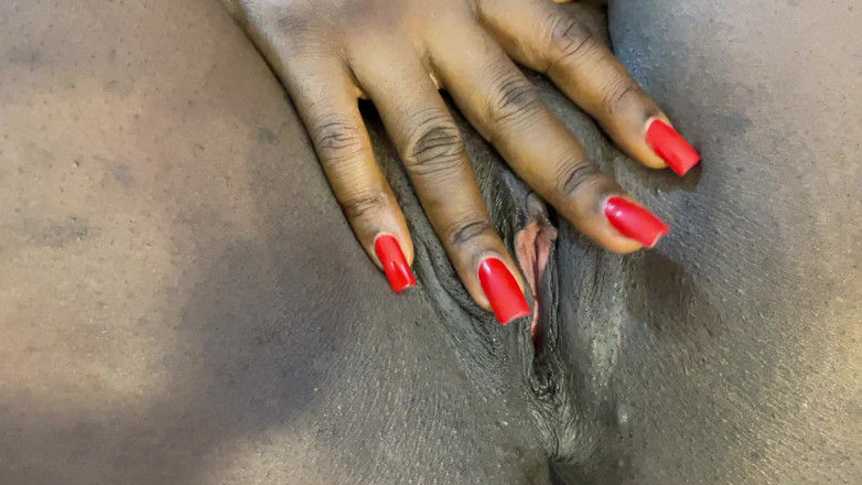 Creamyshuga: My Oga Gateman Got Me While Touching My Self