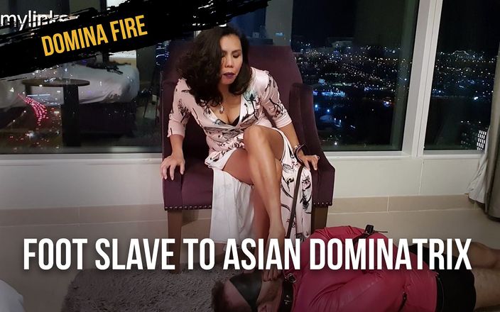 Domina Fire: Asyalı dominatrix&amp;#039;in ayak kölesi