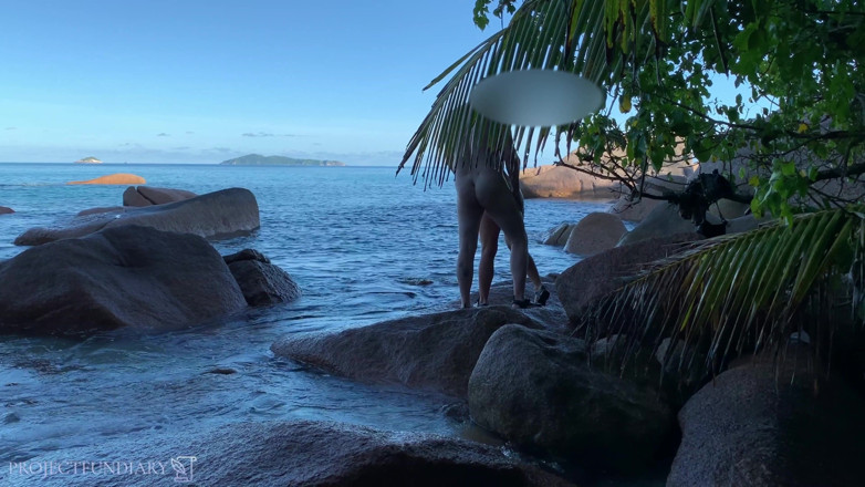 Projectsexdiary: Catching nude couple -sex on beach