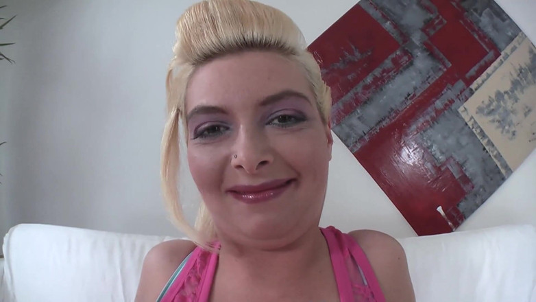 Milf in Love: The giant boobs of Vanessa