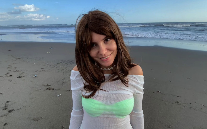 My Little Betsy: 해변 사진 촬영 후 섹시녀 따먹기 - 얼굴에 보짓물이 가득한 사정