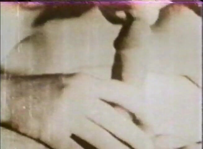 Alfacontent: Vintage sluts sharing dick in reverse gangbang action