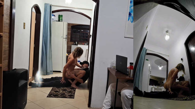 Victor SweetCoupleStories: Настоящая жена изменяет своему, пока он носит наушники с курьером.