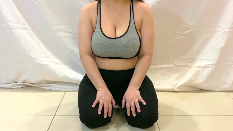 Faustina Pierre: 継母サプライズ義理の息子が彼に彼女の巨乳を吸わせ、ママは母乳育児が大好きです