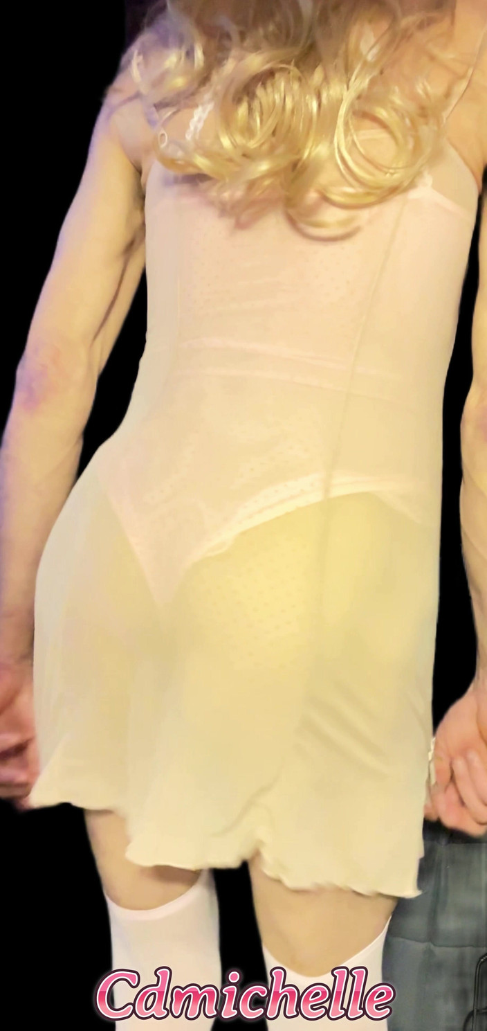 Feeling sexy today crosdressing: Cdmichelle – video terbesar saya membuatkan saya memakai bikini merah jambu...