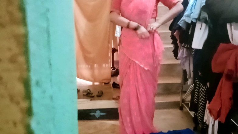 East indian group: Bhabi solo fue dejado por el vecino cuñado que bhabi...