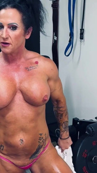 Kandy Flexes and Controls Your Load