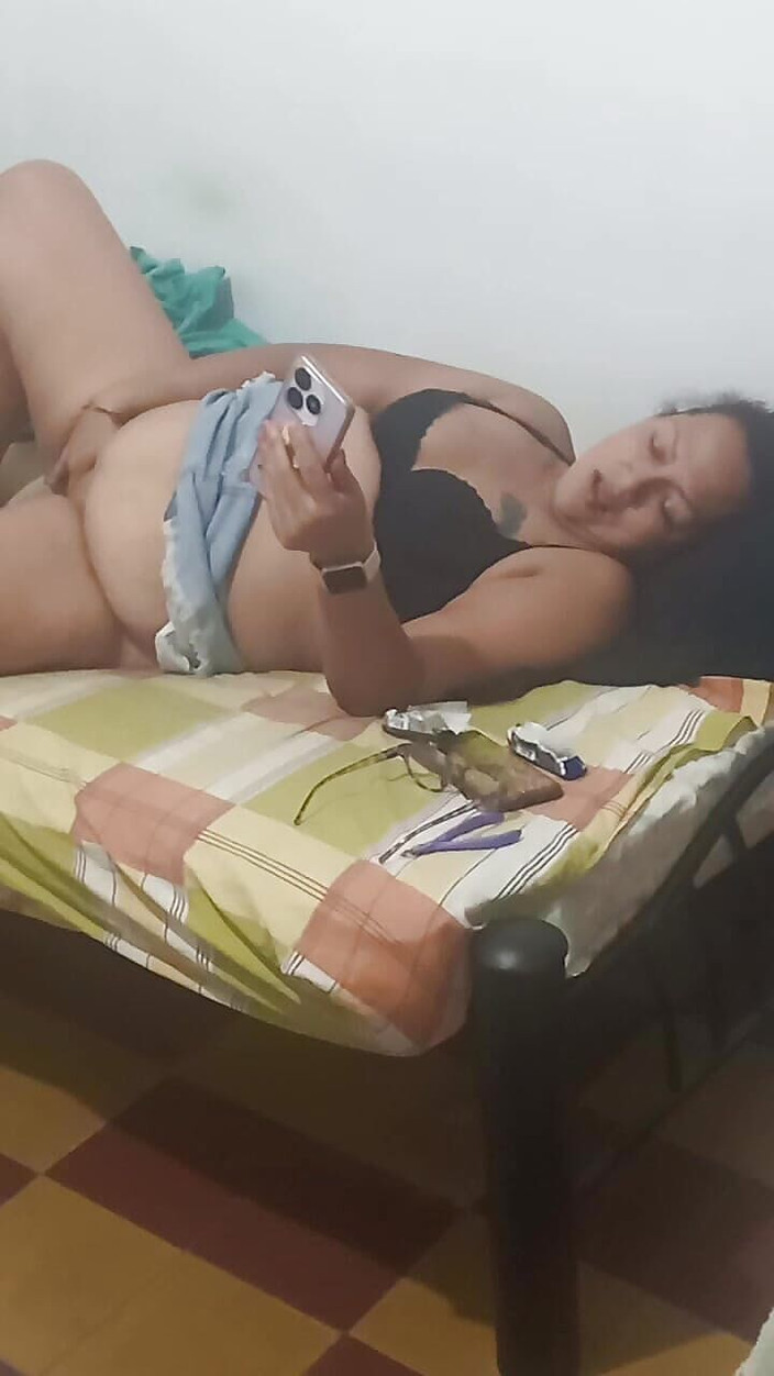 Keityandjhon: Špehuji svou sexy nevlastní tetu a skončím v jejích ústech a...