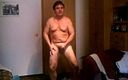 Andi geil: Chubby Jerking off While Standing