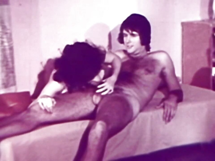 Vintage Usa: Sex retro cu pizdă lingând o pulă păroasă în gură