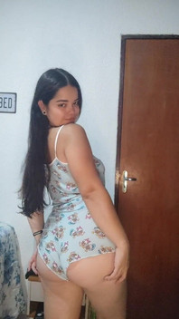 Debora Mendes in Her Pajamas to Spend New Year's Eve