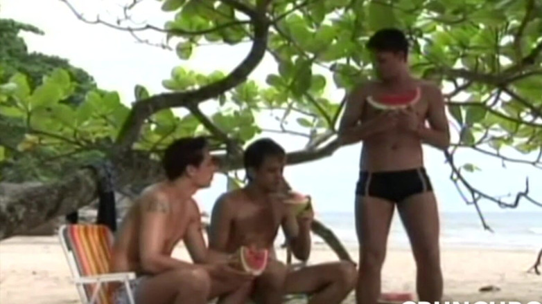 Crunch Boy: Latino Twink Fuckin Barebac with Friend