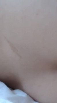POV: Minúscula escalada em corpo gigante nu