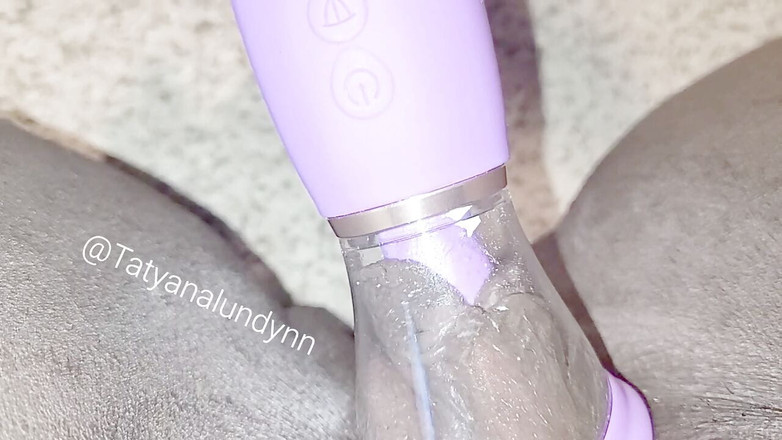 Tatyana Lundynn: この猫から唇を吸う