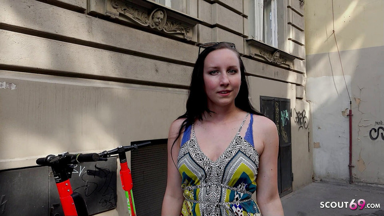 German Scout: German scout - la teen naturale bella angel rimorchia e scopa...