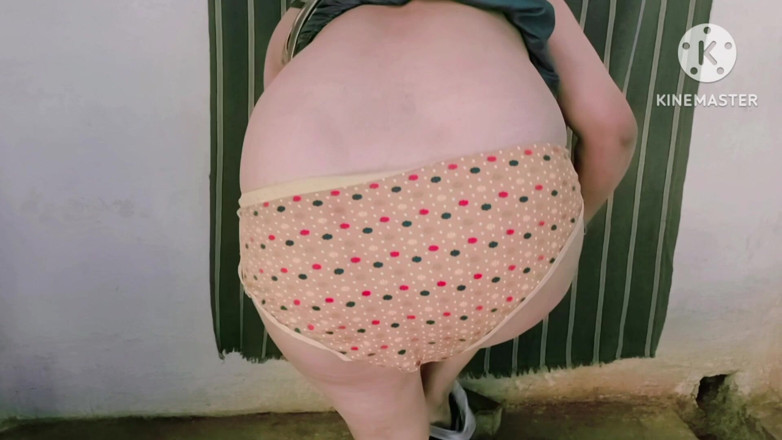 Ankurpriya000: プリヤ・バービーの入浴動画がソーシャルメディアでバイラルになりました。