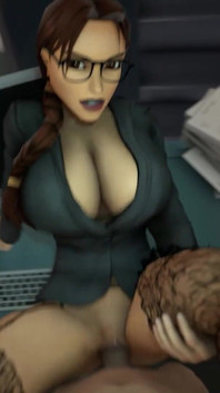 Lara Croft dapat meja kerja