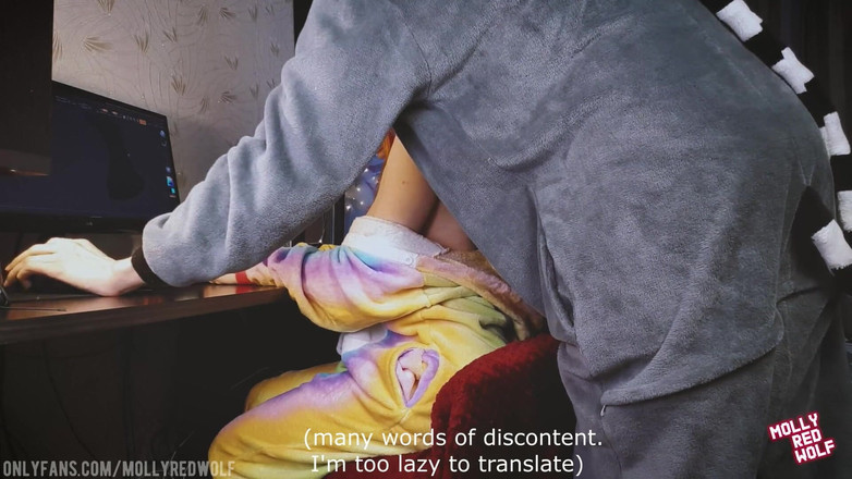 MollyRedWolf: Gara-gara ngentot aku habis-habisan di masa karantina, aku harus ngentot...