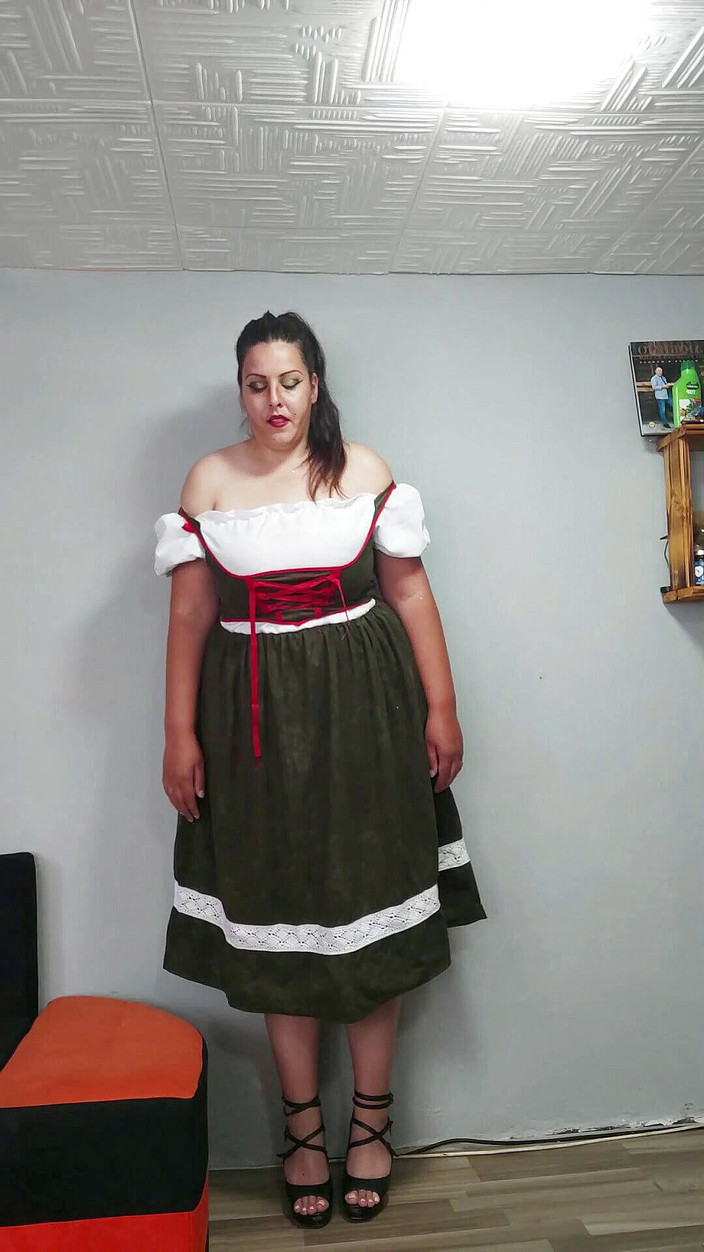 Young_strawberry: Erika Robot ada di sini untuk awak