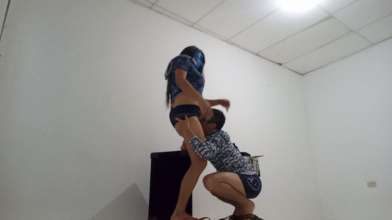 Martin13: Schmutzige lehrerin stellt die temperatur ihres versauten schülers auf