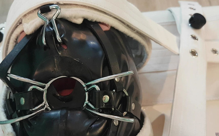 Domina Lady Vampira - SM Studio Femdom Empire: 이 용량은 독이 3개가 됩니다.