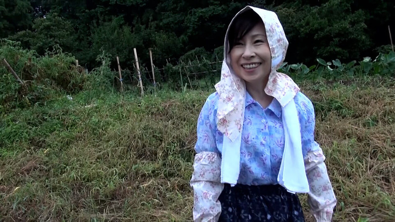 MBM3988: M996g04 zralá žena, která má ráda venkov a uvolňuje svou sexuální...