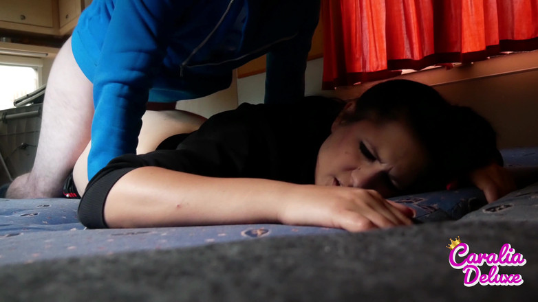 Caralia Deluxe: Camperhoer neukte Ao langs de kant van de weg!