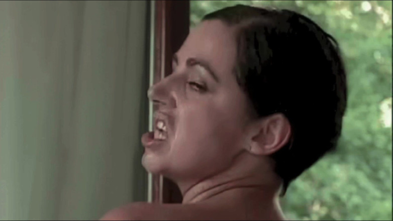 pornitaliangraffiti: Monica Scopa Forte Con L'intruso