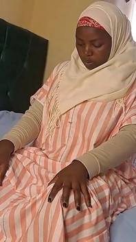 The Muslim Almost Tear Her Pussy She Was Curious of Masturbation