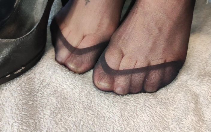 EricSkyMDH: Nach dem job noch ein nylon-footjob in jeans