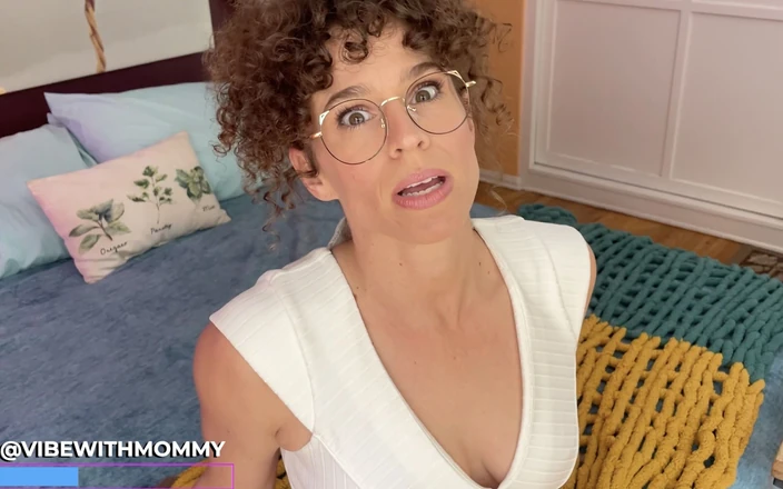 VibeWithMommy: La bite non circoncise ne fait pas la coupe