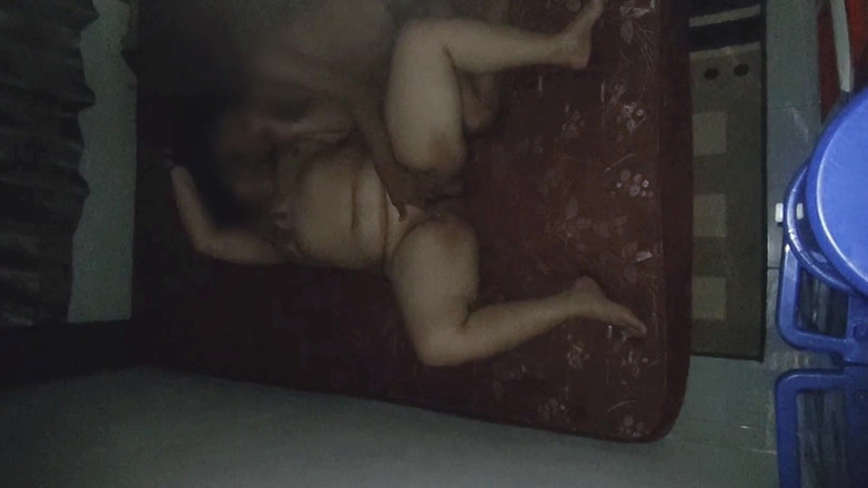 my_wife_chubby: Een mollige vrouw. op de aanraking van een onbekende man...