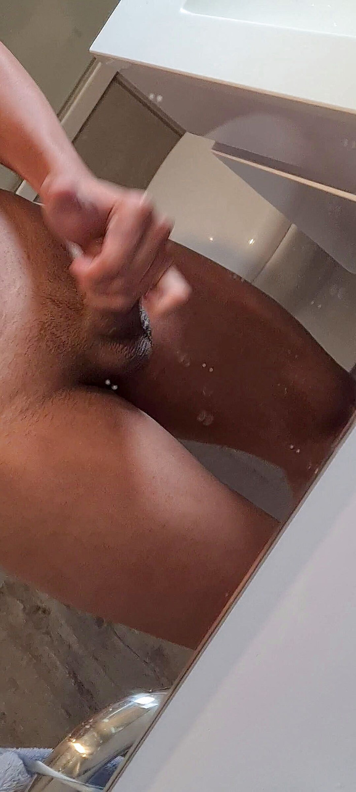 Kee Kyu: 抚摸我坚硬的鸡巴