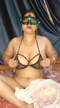 Desi Bhabhi Fuck with Husband Friend