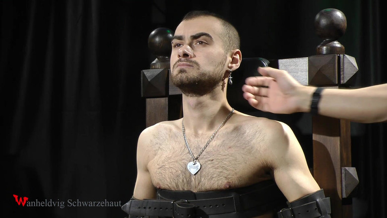 Wanheldvig: 宙斯在面具下堵嘴，电对脚