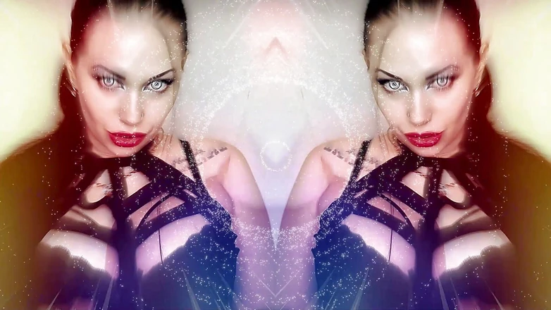 Goddess Misha Goldy: ASMR envoûtante et contact visuel ! Mes lèvres vont pénétrer à l'intérieur...