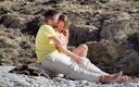 Max and Annika: Follada en la playa de Grecia - paseo intenso y corrida...