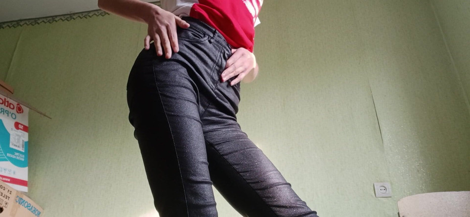 Lesbian-illusion: 私はアパートの隣人に自慰行為をし、彼女は私たちにコーヒーを淹れます