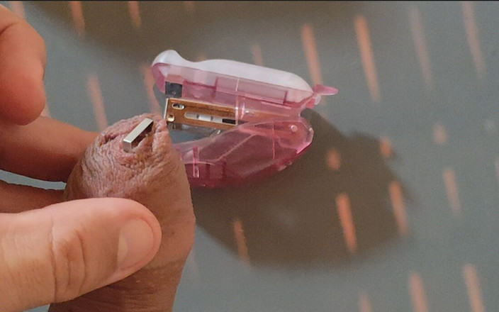 Straight Daddy Club: Intenzivní potěšení Stapling phimosis