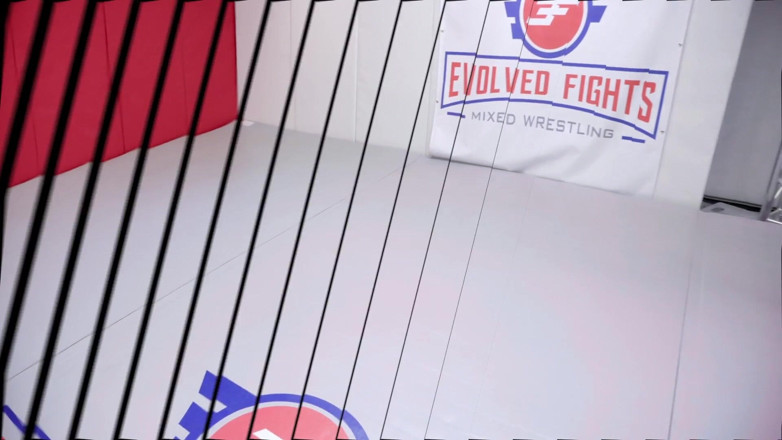 Evolved Fights Lez: Daisy Ducati Vs April Storm Female Wrestling
