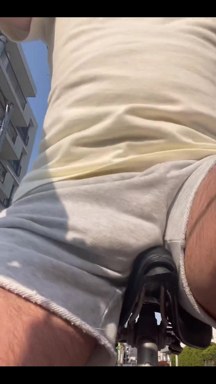 Japanese daddy: 바이크 타기