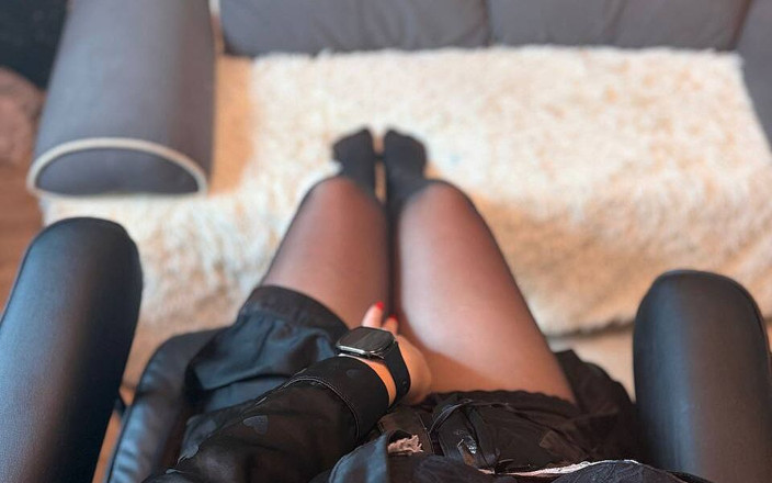 SexandAnal7: Masturbuje się i dochodzi, wytryskując odsłoniętą twarzą
